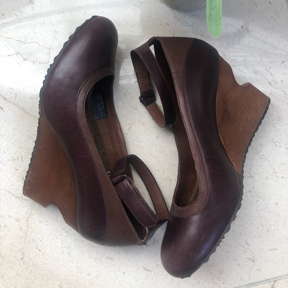 Tsubo Shoes Size 7.5